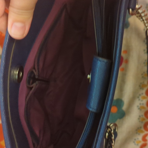 Anne Klein navy purse - Picture 6 of 8